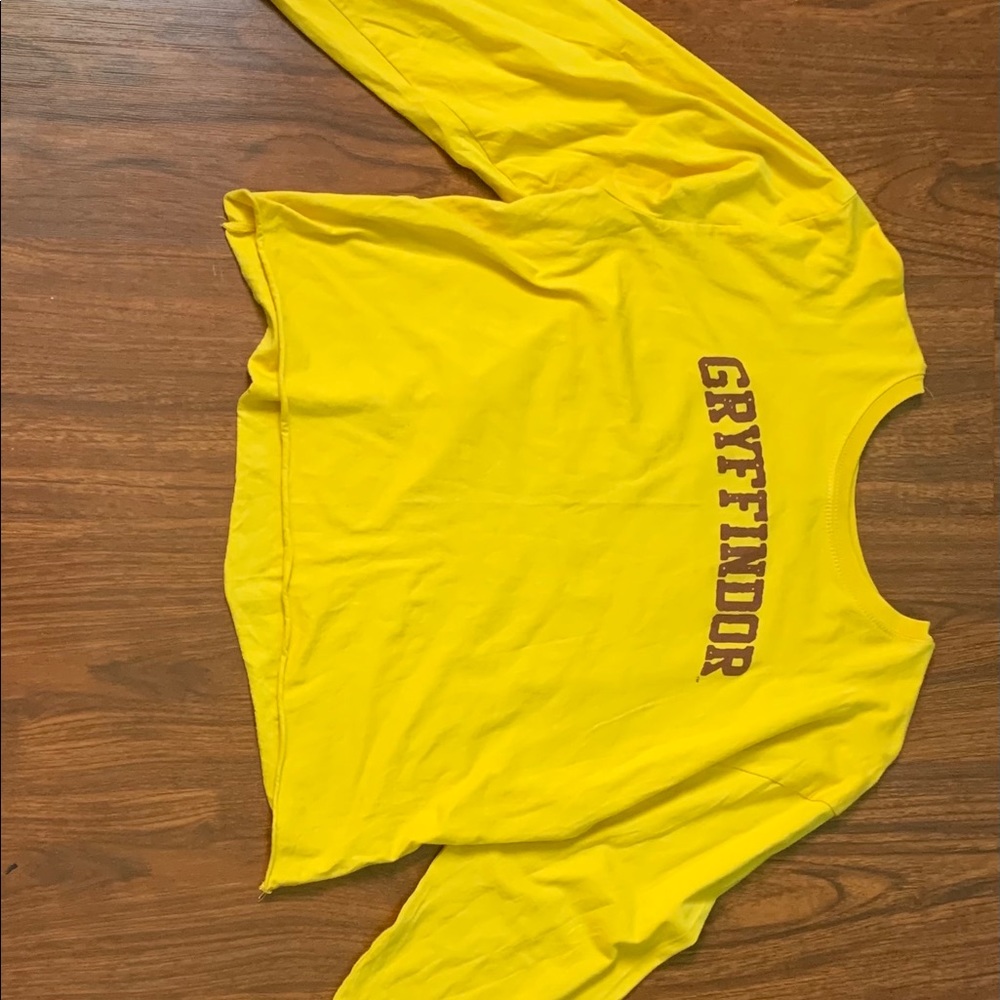 Cropped long sleeve shirt